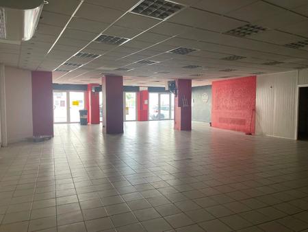 a vendre sur lavelanet  local commercial de 350m²