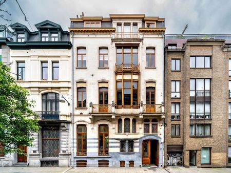 victor horta - spacieux appartement art nouveau