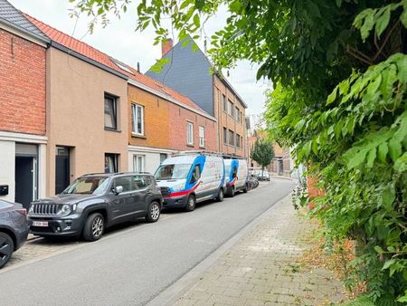 recent gerenoveerde rijwoning met 2 slaapkamers in centru...