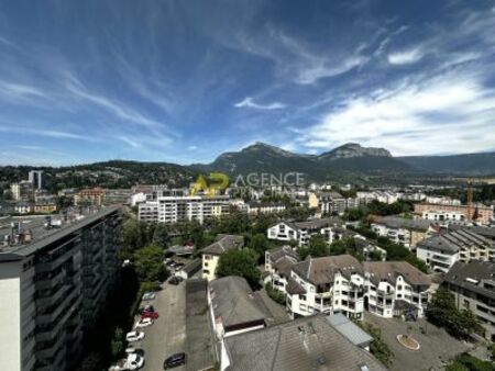 appartement de type 4 avec une magnifique vue sur les montagnes