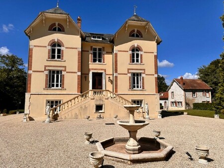 château à vendre à sainte-montaine