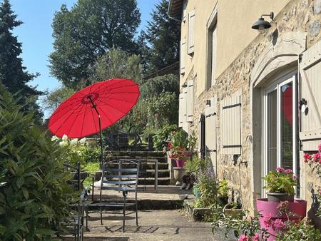 propriété avec gite et 1.2 ha de prés ambert