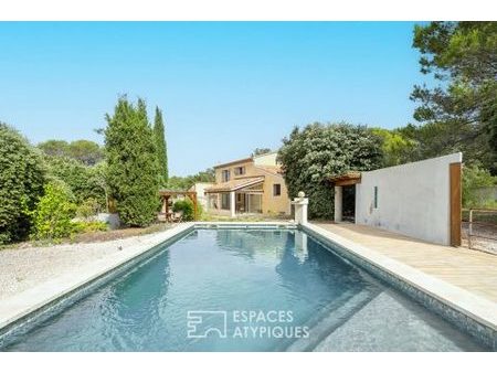 maison provençale piscine au coeur de la garrigue