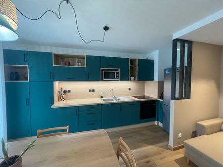 loue très joli appartement t3 meublé de 64 77m² avec un balcon de 8 64m2 exposé sud à deci