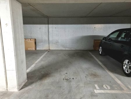 parking 14 m2 à louer