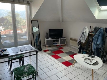 loue joli t2 meublé et climatisé de 45m²