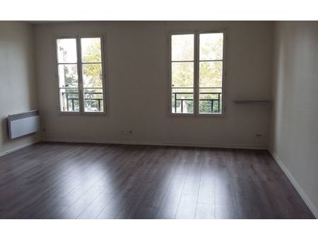 location appartement  m² t-2 à rozay-en-brie  780 €