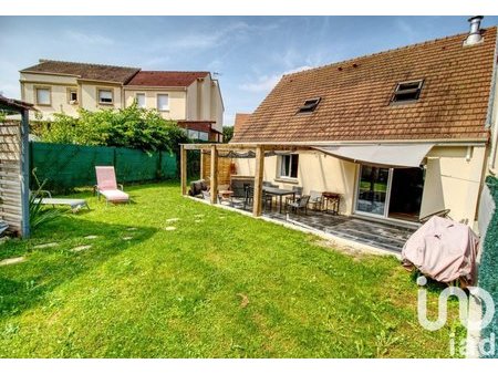 location maison traditionnelle 7 pièces de 95 m² à la ferté