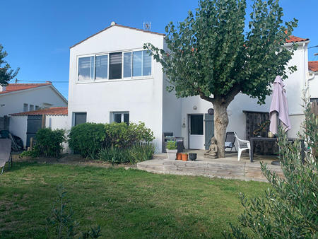 vente maison à saint-gilles-croix-de-vie (85800) : à vendre / 117m² saint-gilles-croix-de-