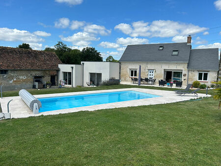 jolie maison en campagne à mi-chemin entre cérans-foulletourte et la suze-sur-sarthe.