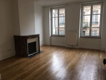 nancy  rue de metz  bel f3 de 90 m²