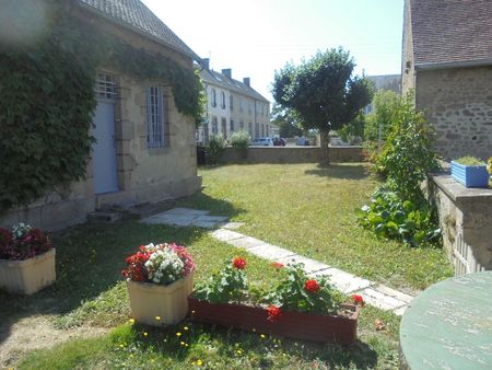 petite maison centre bourg châtelus-malvaleix