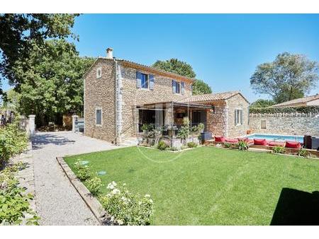 villa avec piscine à vendre à ménerbes dans le luberon