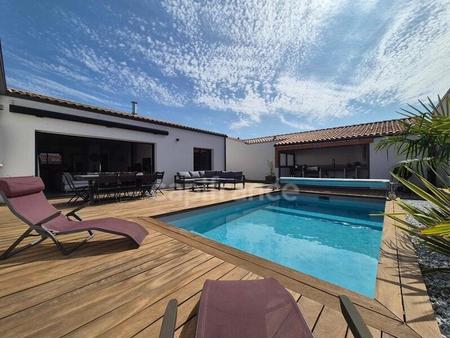 vente maison piscine à saint-sulpice-de-royan (17200) : à vendre piscine / 130m² saint-sul