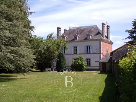 maison de luxe à vendre à la la châtaigneraie