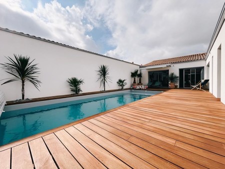 maison de luxe à vendre à dompierre-sur-mer