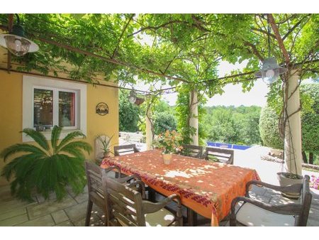 provence - var: stijlvolle provençaalse villa (4 sk  3 bk) met gastenverblijf (2 sk  1 bk)