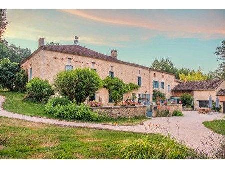 maison de luxe à vendre à villeréal