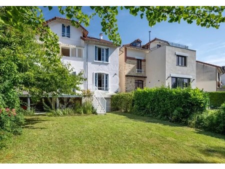 maison de luxe à vendre dans le quartier les arcades