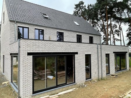 huis te koop in mol met 4 slaapkamers