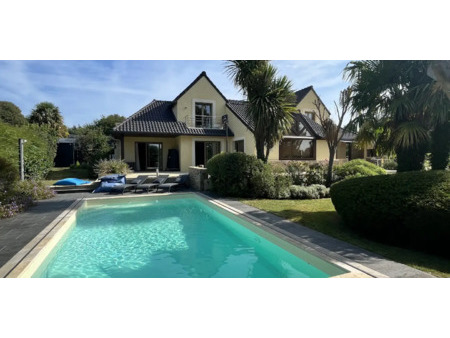 villa avec piscine et terrasse vannes (56)