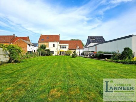 grande maison avec jardin et garage