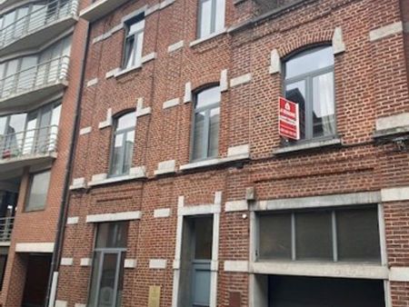 immeuble de caractere idealement situe au coeur de charleroi