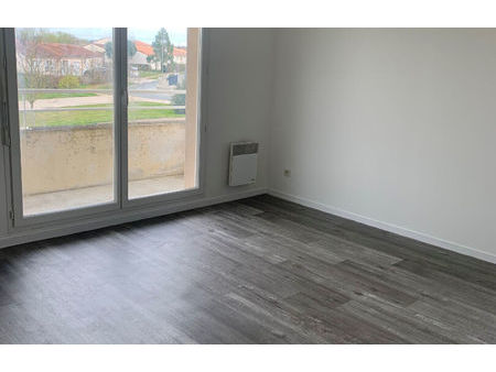 location appartement 2 pièces 51 m² poitiers (86000)