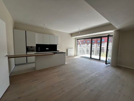 à louer : appartement neuf 2 à 3 chambres  terrasse et pkg