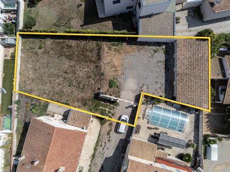 terrain 652m2 constructible à mauguio (34130)