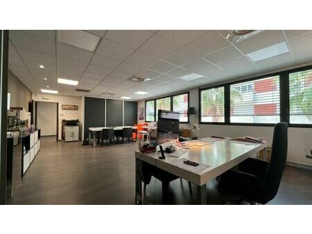 bureaux 79 m²