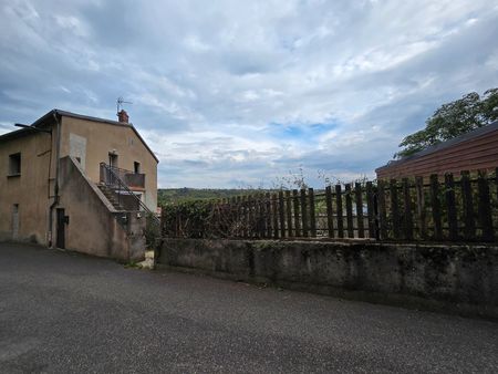 grand t3 de 83m² avec combles aménageables  jardin et balcon