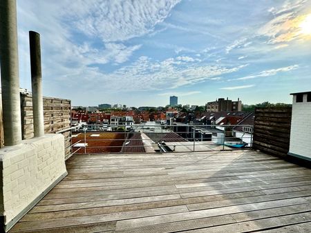 localisation aaa — triplex penthouse + grande terrasse