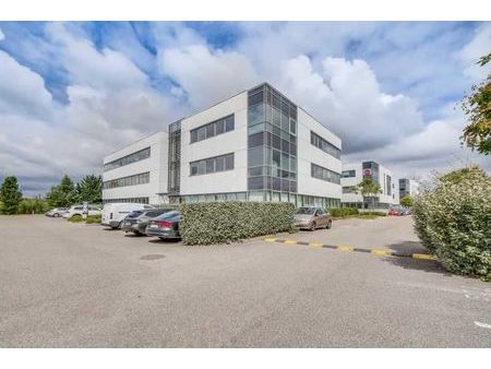 bureaux 1 096 m²