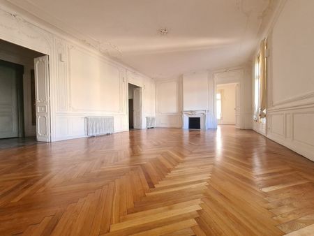 appartement 6 pièces 240 m²