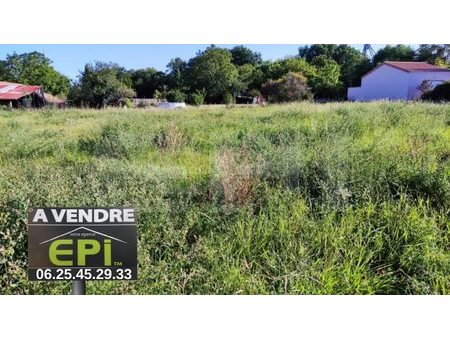 vente terrain 1600 m²