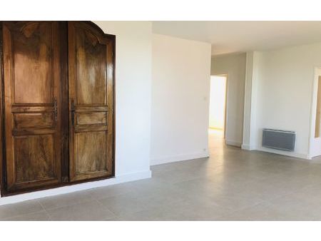 location appartement  m² t-3 à manosque  730 €