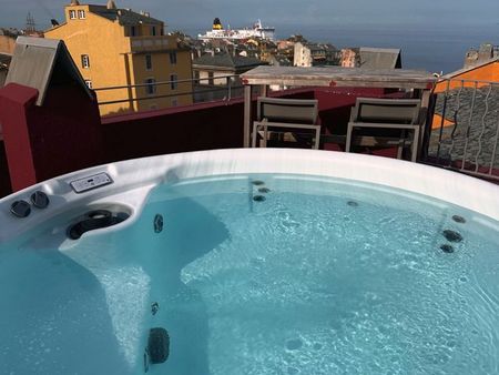 appartement f2 meublé + roof top jacuzzi