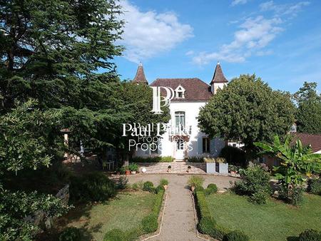 maison bourgeoise avec accès à la rivière lot