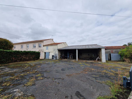 vente maison à surgères (17700) : à vendre / 235m² surgères