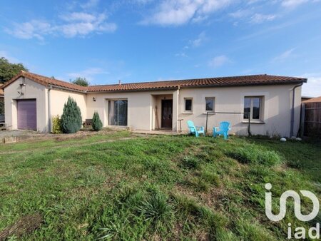 vente maison 4 pièces de 111 m² à parthenay (79200)