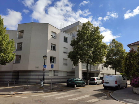 secteur hopital central - f1 loue a vendre