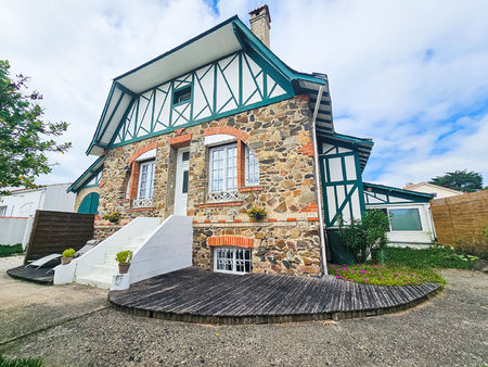 saint jean de monts maison de charme 151 m2  5 chambres  avec jardin  dépendances et garag