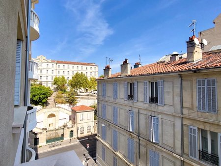 **superbe appartement ancien avec cachet dans le 1er arrondissement de marseille**