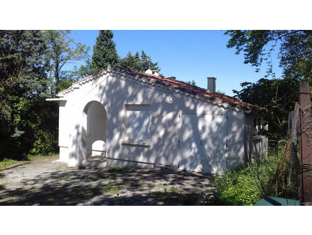 pavillon avec remise et jardin