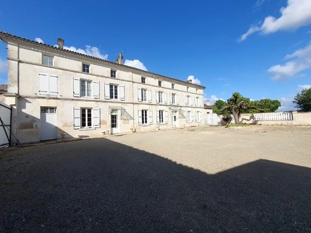 maison secteur jarnac avec dépendances