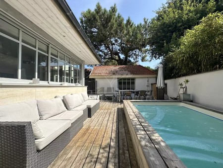 maison de luxe à vendre dans le quartier pereire-ville-d'hiver