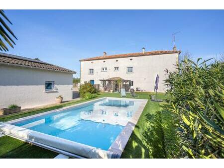 agréable maison au temple-sur-lot avec piscine et dépendances