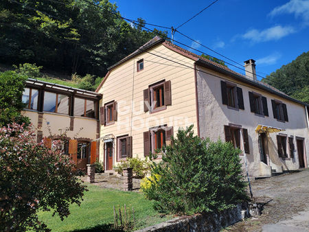 grande maison au coeur de la nature. 9 pièces environ 200 m² habitables  avec jardin