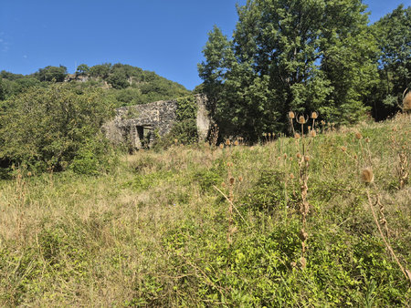 corps de ferme à restaurer